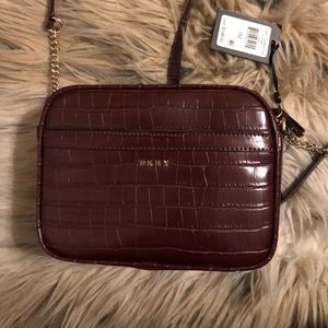 NWT! Beautiful DKNY Crossbody!